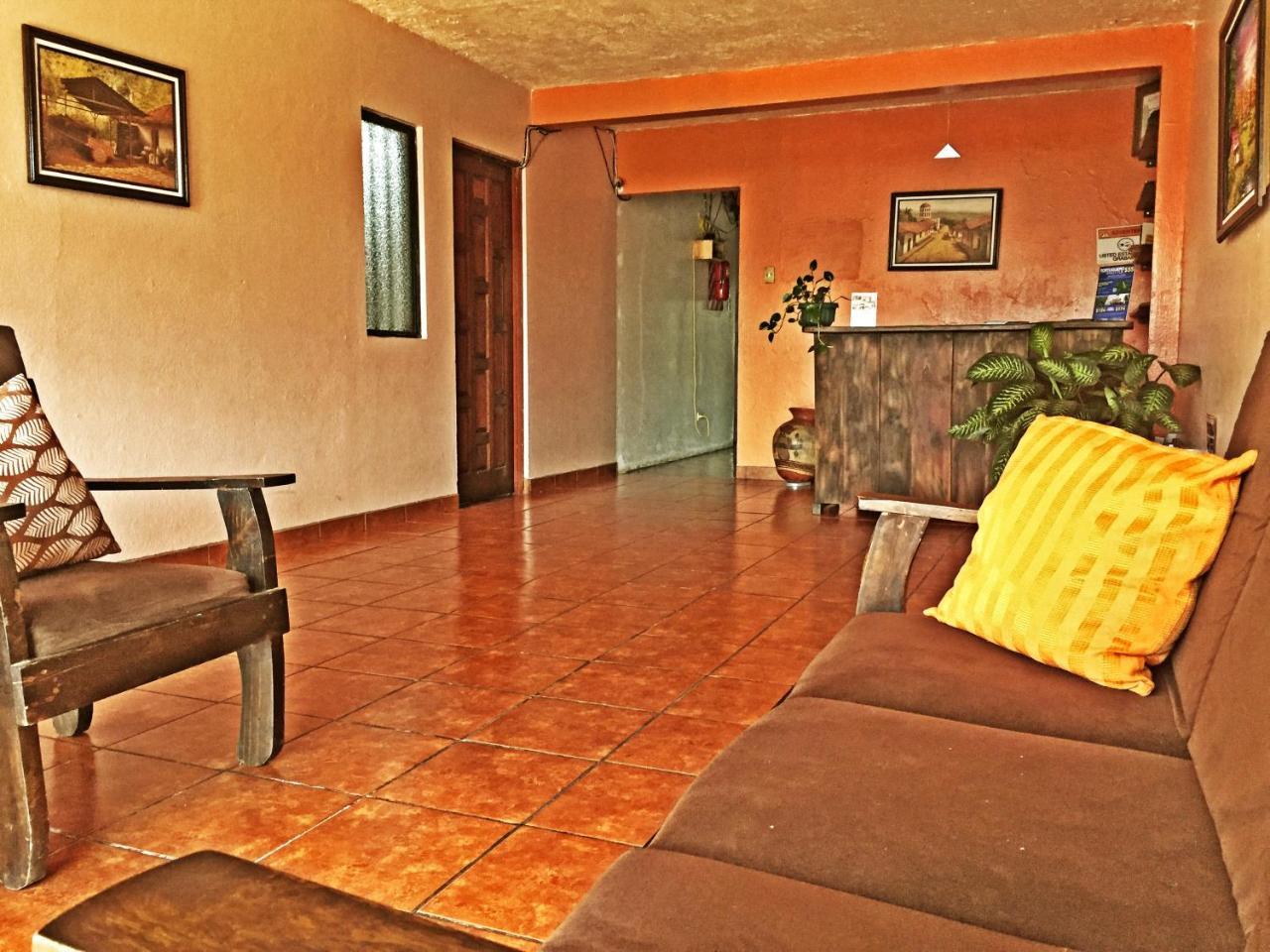 Hostel Trotamundos Alajuela Exterior photo