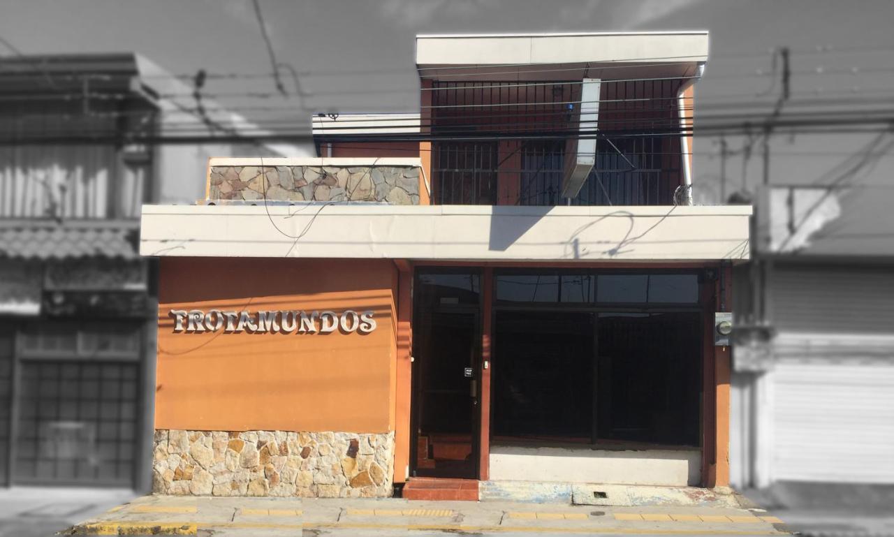 Hostel Trotamundos Alajuela Exterior photo