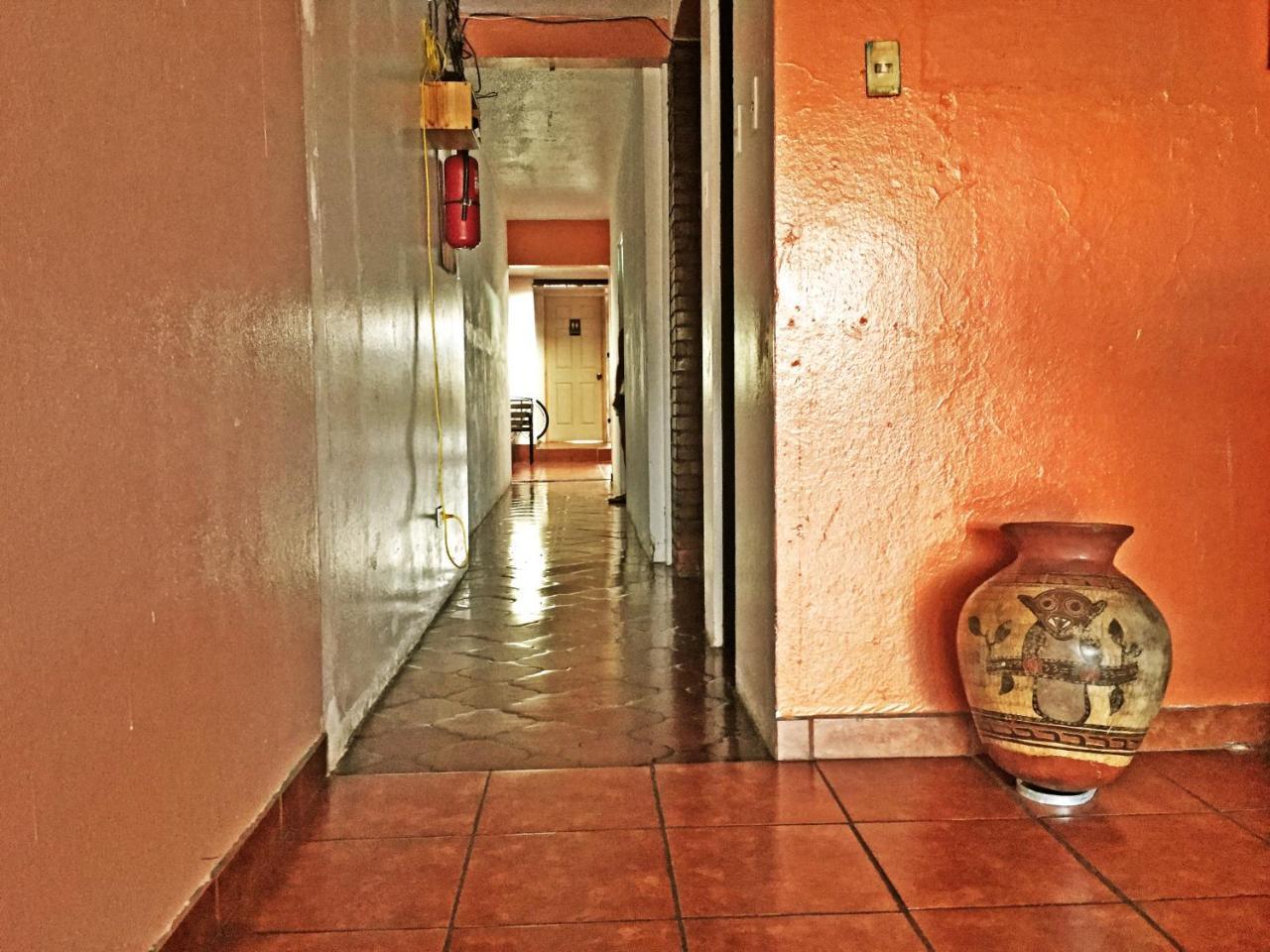 Hostel Trotamundos Alajuela Exterior photo
